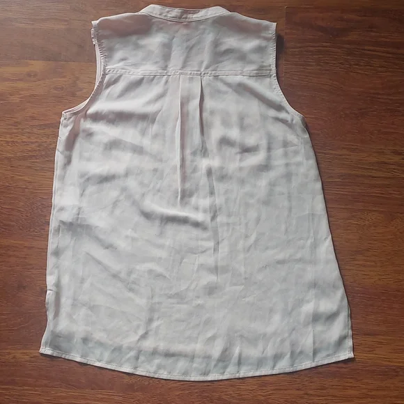 Joe Fresh blouse - Picture 5 of 5